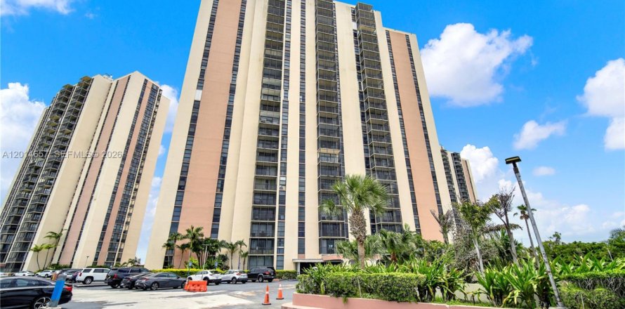 Condo in Aventura, Florida, 2 bedrooms № 2185870