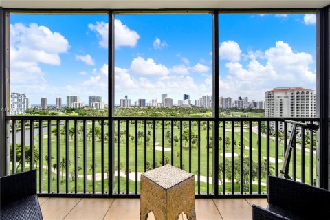 Condo in Aventura, Florida, 2 bedrooms № 2185870 - photo 6