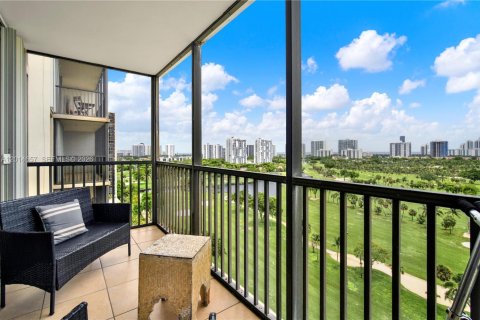 Condo in Aventura, Florida, 2 bedrooms № 2185870 - photo 7