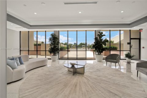 Condo in Aventura, Florida, 2 bedrooms № 2185870 - photo 24