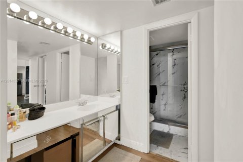 Condo in Aventura, Florida, 2 bedrooms № 2185870 - photo 15