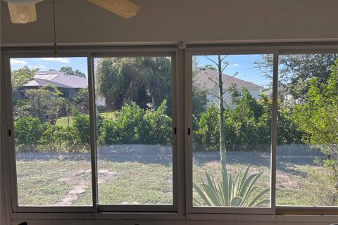 House in Punta Gorda, Florida 2 bedrooms, 121.33 sq.m. № 2429148 - photo 10