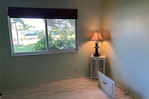 House in Punta Gorda, Florida 2 bedrooms, 121.33 sq.m. № 2429148 - photo 15