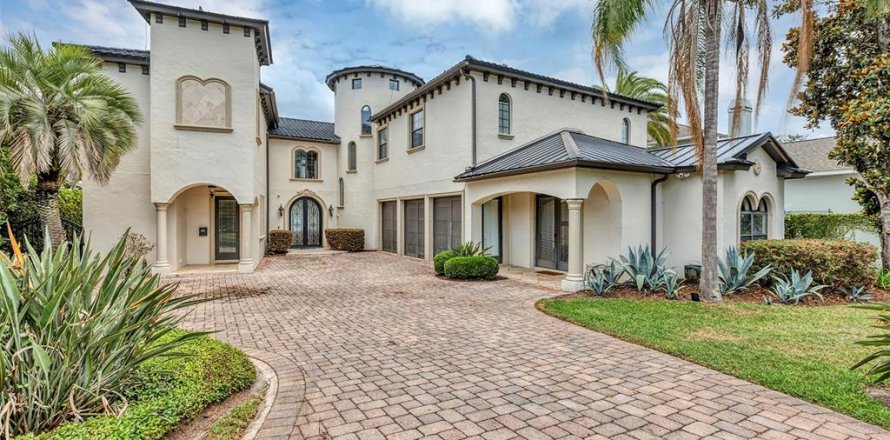 Casa en Orlando, Florida 5 dormitorios, 703.55 m2 № 1914731