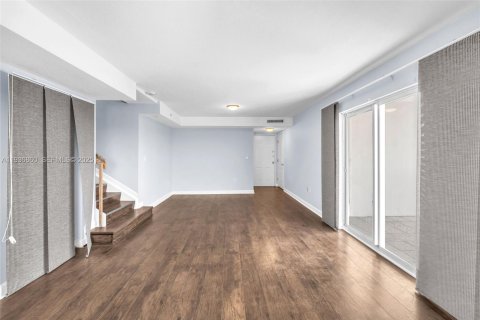 Copropriété à louer à Miami, Floride: 1 chambre, 118.54 m2 № 1994751 - photo 11