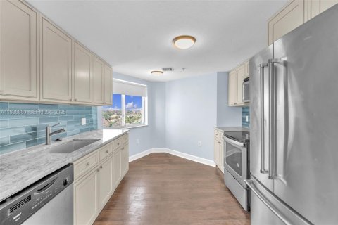 Copropriété à louer à Miami, Floride: 1 chambre, 118.54 m2 № 1994751 - photo 14