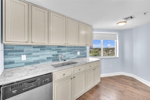 Copropriété à louer à Miami, Floride: 1 chambre, 118.54 m2 № 1994751 - photo 15