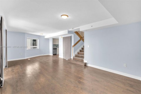 Copropriété à louer à Miami, Floride: 1 chambre, 118.54 m2 № 1994751 - photo 8