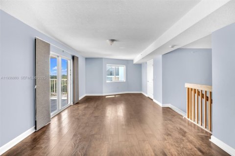 Copropriété à louer à Miami, Floride: 1 chambre, 118.54 m2 № 1994751 - photo 2