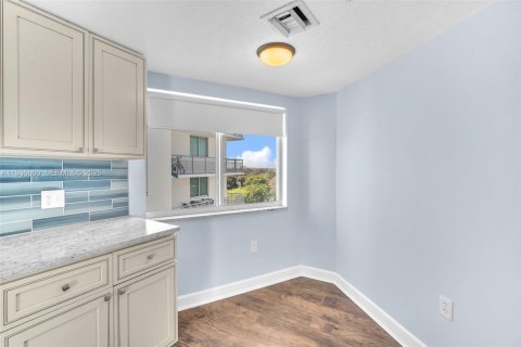 Copropriété à louer à Miami, Floride: 1 chambre, 118.54 m2 № 1994751 - photo 18