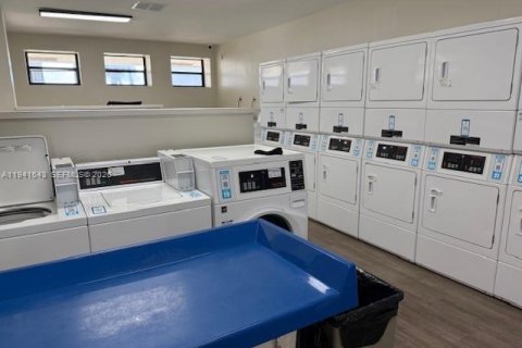 Condominio en alquiler en West Palm Beach, Florida, 2 dormitorios, 69.96 m2 № 1998915 - foto 28