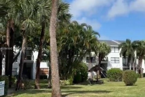 Condominio en alquiler en West Palm Beach, Florida, 2 dormitorios, 69.96 m2 № 1998915 - foto 3