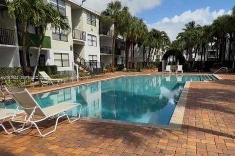 Condominio en alquiler en West Palm Beach, Florida, 2 dormitorios, 69.96 m2 № 1998915 - foto 23