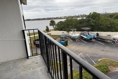 Condominio en alquiler en West Palm Beach, Florida, 2 dormitorios, 69.96 m2 № 1998915 - foto 20