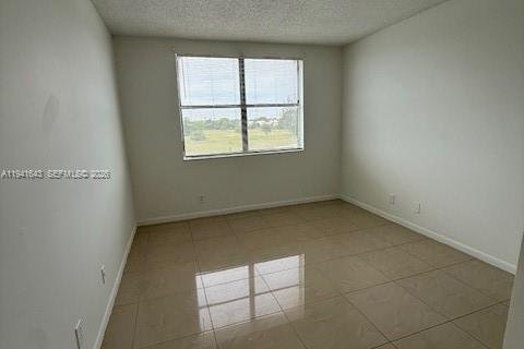 Condominio en alquiler en West Palm Beach, Florida, 2 dormitorios, 69.96 m2 № 1998915 - foto 10