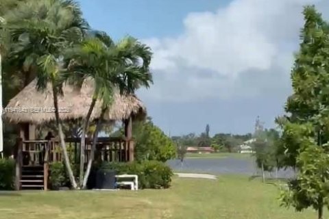 Condominio en alquiler en West Palm Beach, Florida, 2 dormitorios, 69.96 m2 № 1998915 - foto 19