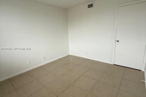 Condominio en alquiler en West Palm Beach, Florida, 2 dormitorios, 69.96 m2 № 1998915 - foto 14