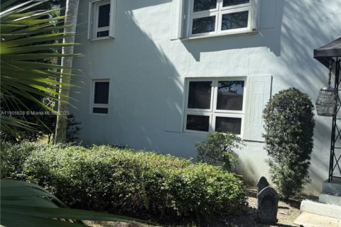 Copropriété à vendre à Miami, Floride: 2 chambres, 78.04 m2 № 1956241 - photo 2
