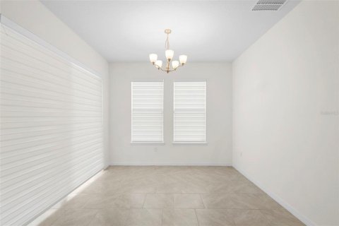 House in Kissimmee, Florida 4 bedrooms, 199 sq.m. № 1899796 - photo 24
