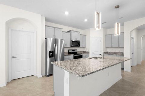 House in Kissimmee, Florida 4 bedrooms, 199 sq.m. № 1899796 - photo 3