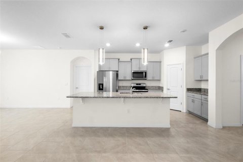 House in Kissimmee, Florida 4 bedrooms, 199 sq.m. № 1899796 - photo 16
