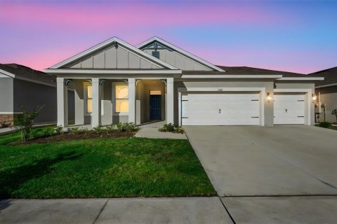 House in Kissimmee, Florida 4 bedrooms, 199 sq.m. № 1899796 - photo 1