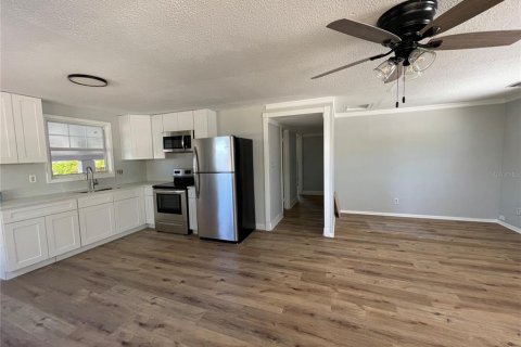 House in Clermont, Florida 2 bedrooms, 75.81 sq.m. № 1717318 - photo 10
