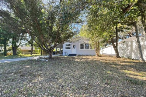 House in Clermont, Florida 2 bedrooms, 75.81 sq.m. № 1717318 - photo 7
