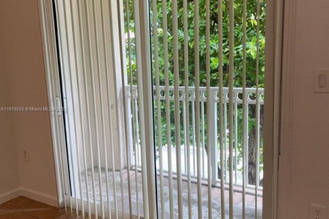 Купить кондоминиум в Дорал, Флорида 3 спальни, 118.91м2, № 2015500 - фото 16