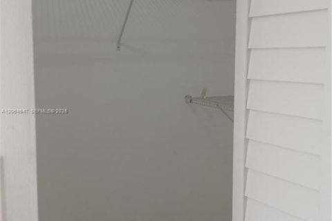 Appartement à louer à Lauderdale Lakes, Floride: 2 chambres, 102.19 m2 № 2279580 - photo 8