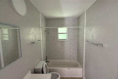 Appartement à louer à Wildwood, Floride: 2 chambres, 58.71 m2 № 1913469 - photo 6