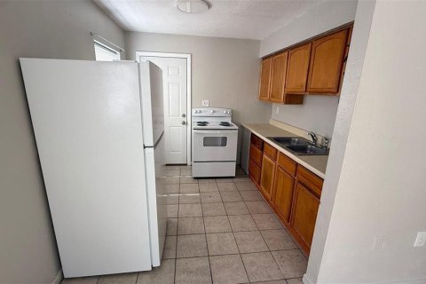 Apartamento en alquiler en Wildwood, Florida, 2 dormitorios, 58.71 m2 № 1913469 - foto 2