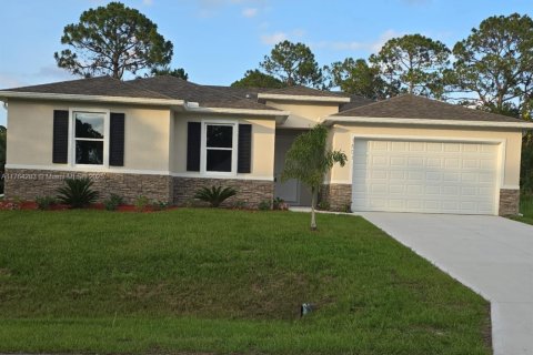 House in Palm Bay, Florida 3 bedrooms № 1937399 - photo 4