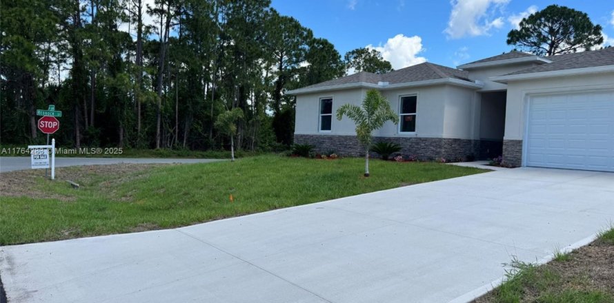 Villa ou maison à Palm Bay, Floride 3 chambres № 1937399