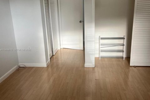 Снять в аренду квартиру в Майами, Флорида 1 спальня, 58.99м2, № 2031618 - фото 8