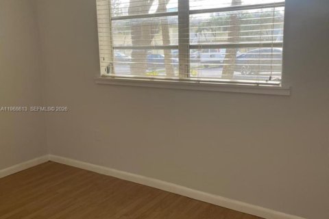 Снять в аренду квартиру в Майами, Флорида 1 спальня, 58.99м2, № 2031618 - фото 9