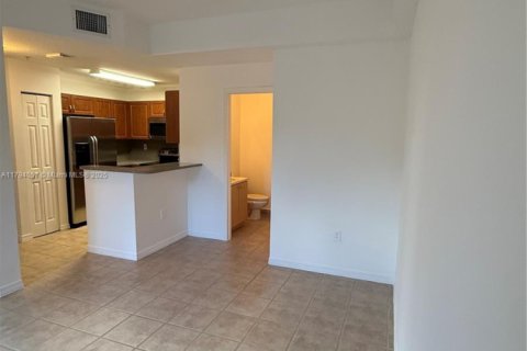 House in Pembroke Pines, Florida 3 bedrooms № 1863887 - photo 8