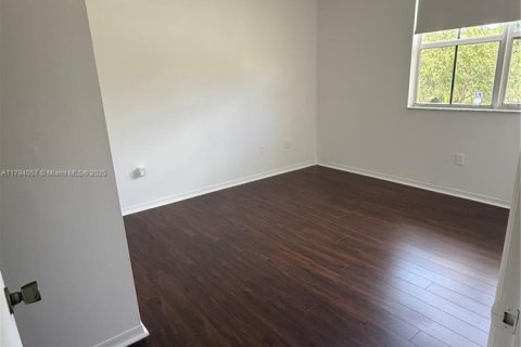 House in Pembroke Pines, Florida 3 bedrooms № 1863887 - photo 7