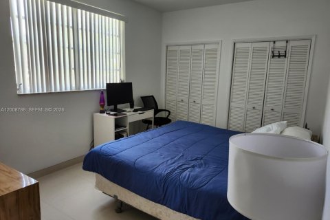 Townhouse in Miami, Florida 3 bedrooms, 130.06 sq.m. № 2074905 - photo 19