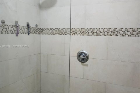 Townhouse in Miami, Florida 3 bedrooms, 130.06 sq.m. № 2074905 - photo 17