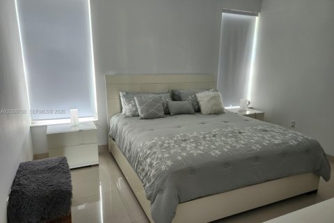 Townhouse in Miami, Florida 3 bedrooms, 130.06 sq.m. № 2074905 - photo 16