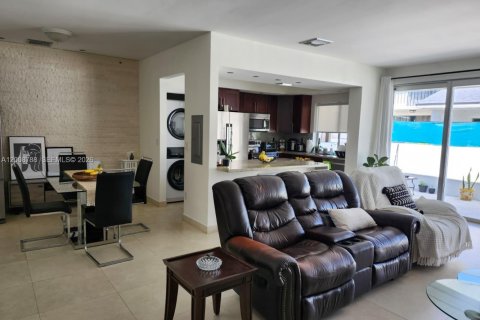 Townhouse in Miami, Florida 3 bedrooms, 130.06 sq.m. № 2074905 - photo 6