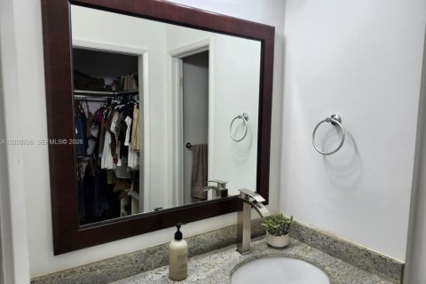 Townhouse in Miami, Florida 3 bedrooms, 130.06 sq.m. № 2074905 - photo 18