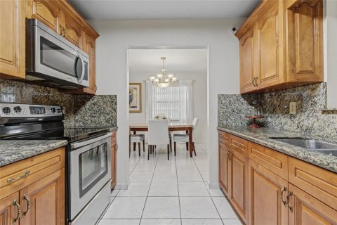 Villa ou maison à vendre à Miami Gardens, Floride: 3 chambres, 124.58 m2 № 2030844 - photo 18