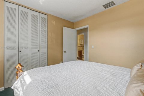 Villa ou maison à vendre à Miami Gardens, Floride: 3 chambres, 124.58 m2 № 2030844 - photo 23