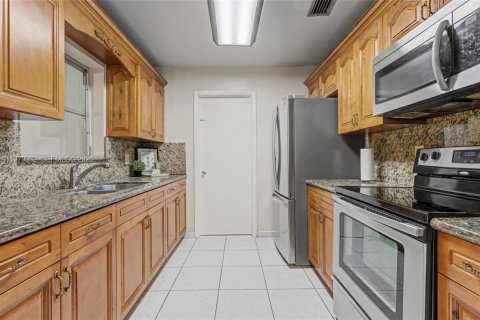 Villa ou maison à vendre à Miami Gardens, Floride: 3 chambres, 124.58 m2 № 2030844 - photo 16