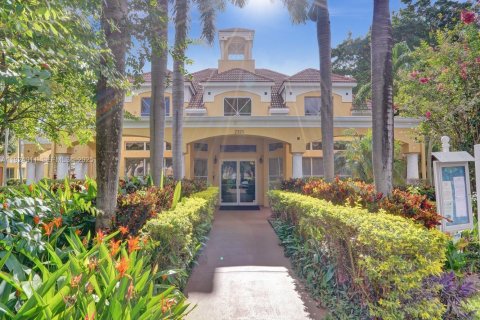 Снять в аренду кондоминиум в Окленд-Парк, Флорида 2 спальни, 116.69м2, № 1986863 - фото 9