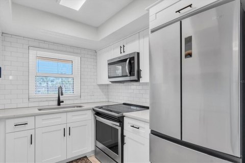 Copropriété à louer à Saint Pete Beach, Floride: 2 chambres, 76.83 m2 № 2431683 - photo 4