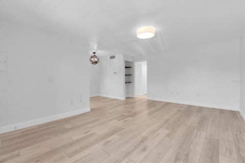 Copropriété à louer à Saint Pete Beach, Floride: 2 chambres, 76.83 m2 № 2431683 - photo 8