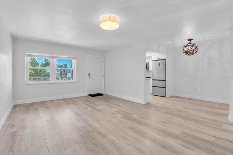 Copropriété à louer à Saint Pete Beach, Floride: 2 chambres, 76.83 m2 № 2431683 - photo 7